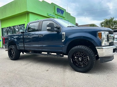 Ford F250 with Moto Metal wheels installed in Orlando, Florida